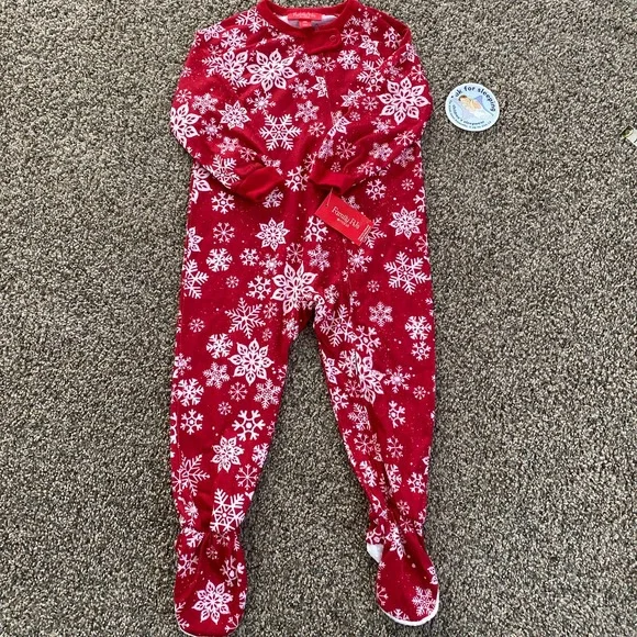 Macy's Pajamas Macys Red And White Snowflake Footie Pajamas